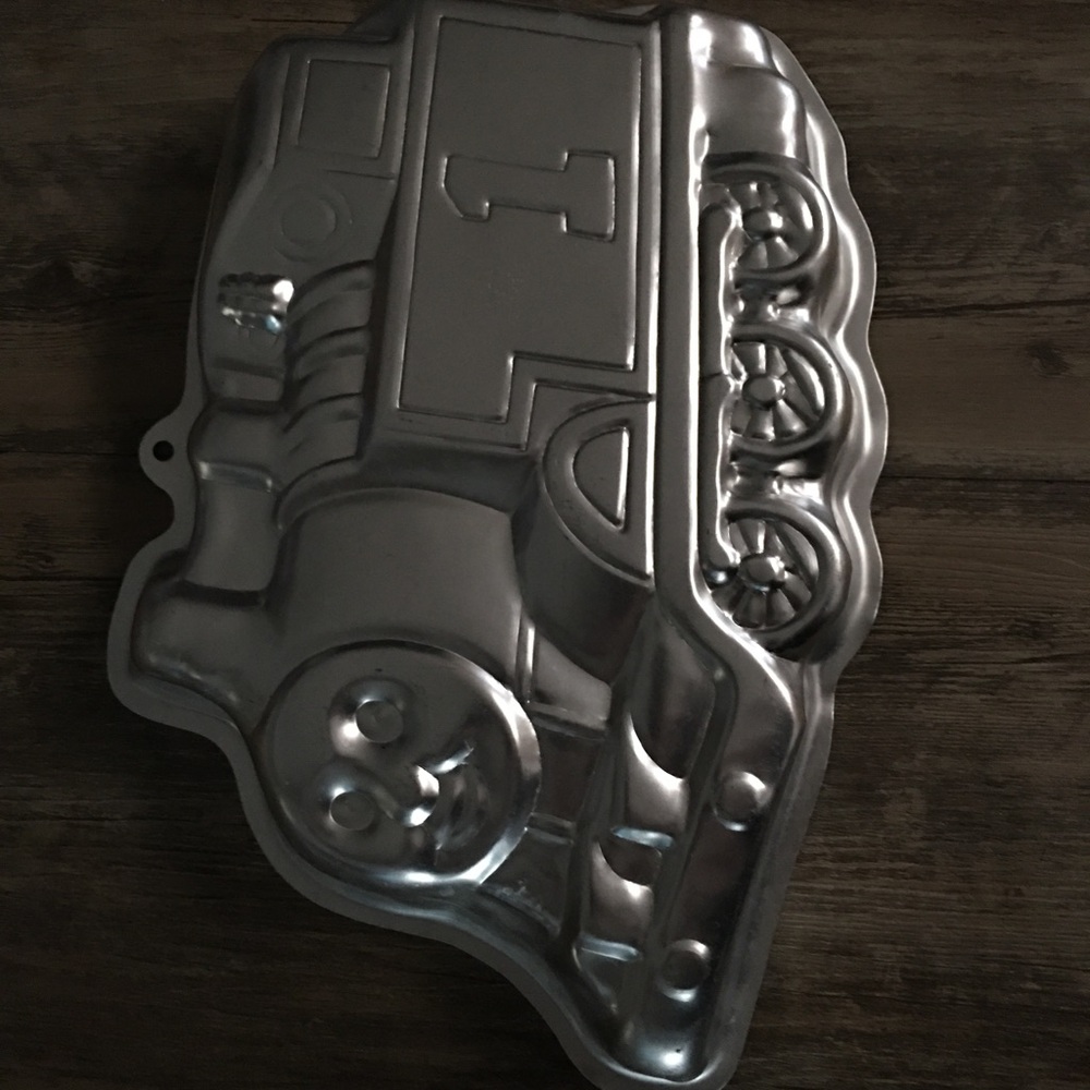 ChooChoo Cake Pan by Wilton